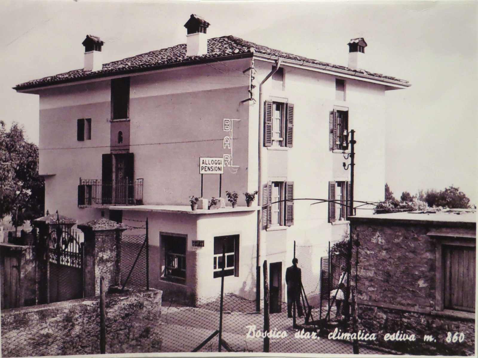 Immagine storica dell'Hotel Miralago a Bossico