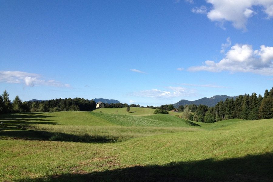 Bossico, où le lac se voit d'en haut
