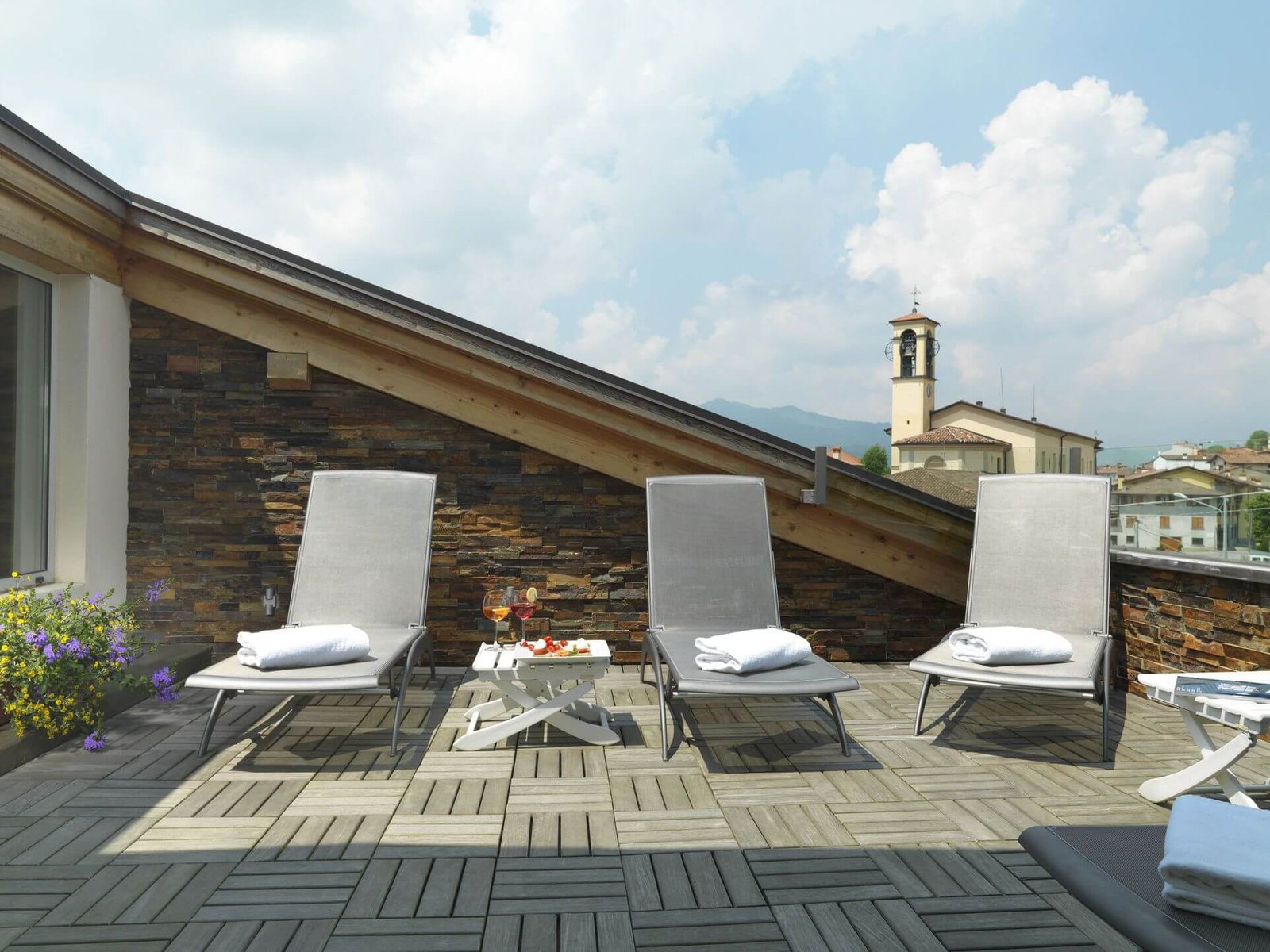 Terrasse panoramique pour pauses et moments de détente